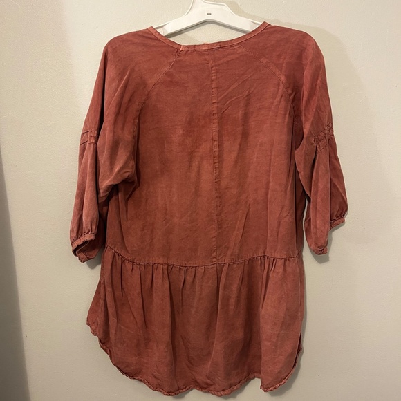 Flowy orange top - Picture 2 of 2